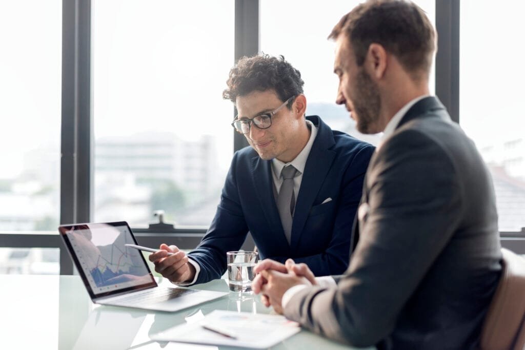 Bagian Annual Report yang Paling Diperhatikan Investor - Wordsmith Group