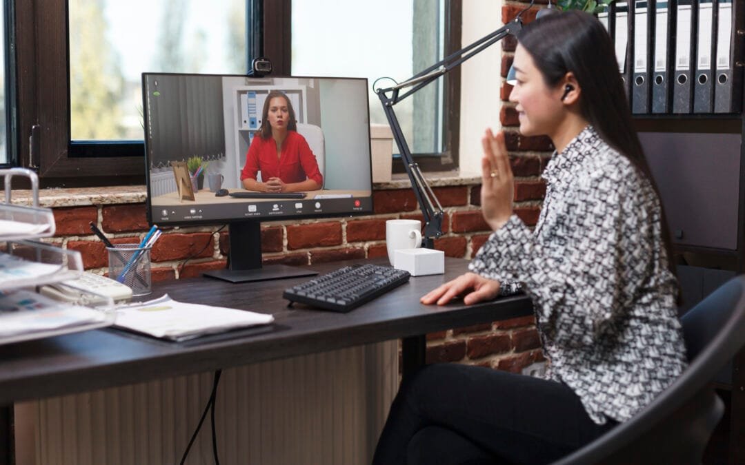 Remote Interpreting vs On-site Interpreting: Kelebihan dan Kekurangannya